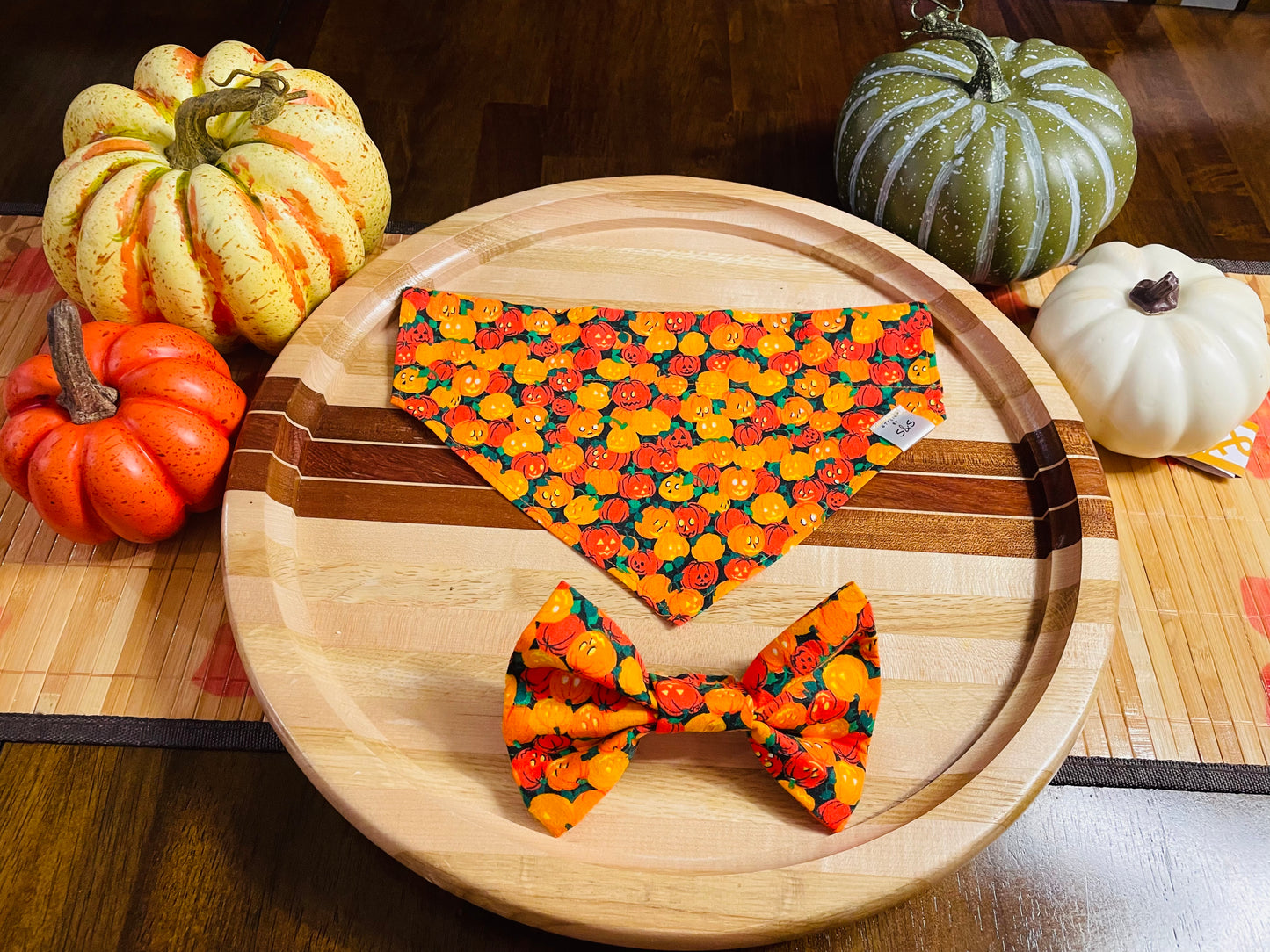 Vintage Mini Pumpkin Print Bow Tie