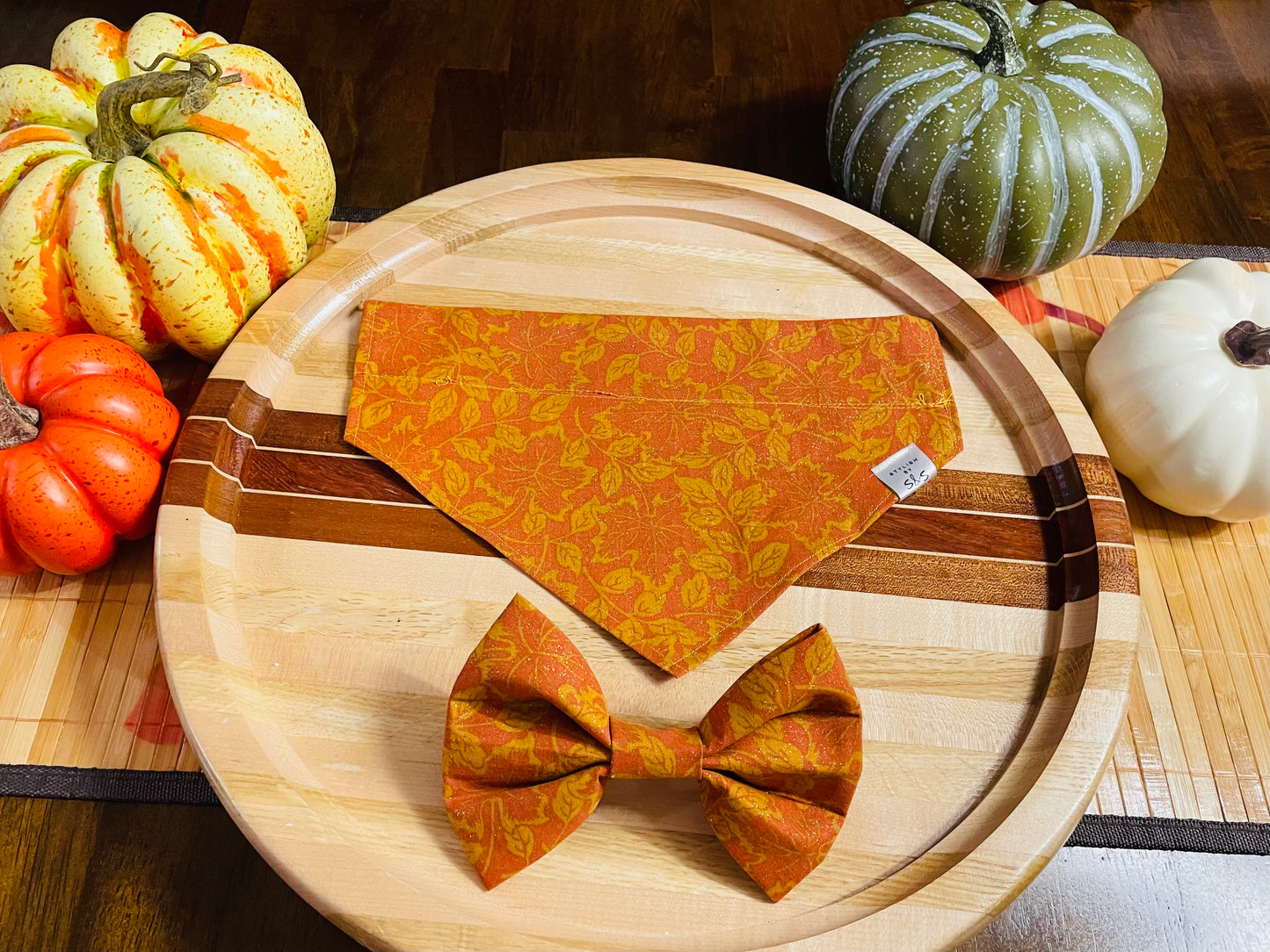 Vintage Fall Leaf Print Bow Tie